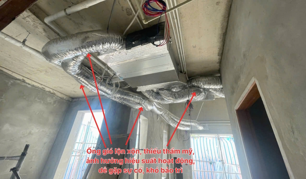 Đơn vị thi công cẩu thả, ống gió bị gấp khúc, chồng chéo ảnh hưởng hiệu suất hoạt động